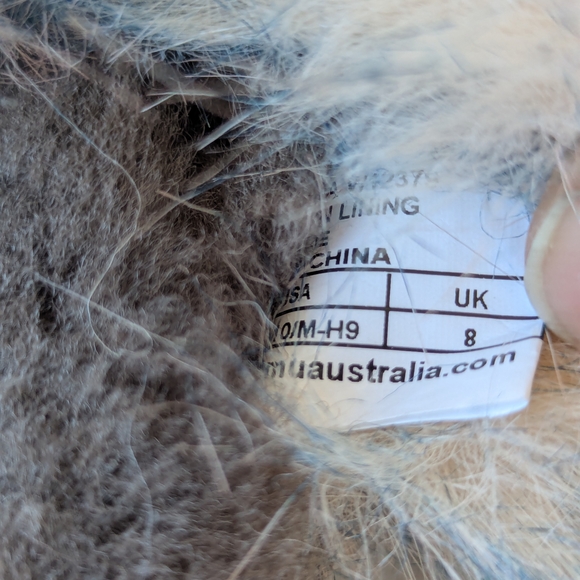 Emu Soft Gray and Cream Slippers - Picture 5 of 9